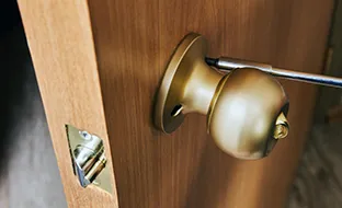 Manitas para cambiar picaporte de la puerta